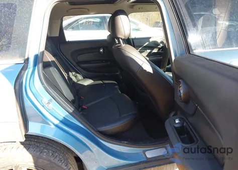 2016 Mini Clubman Cooper z USA, uszkodzony, nr VIN WMWLN5C51G2E30668